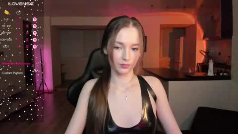 irisskiss online show from June 28, 7:20 pm