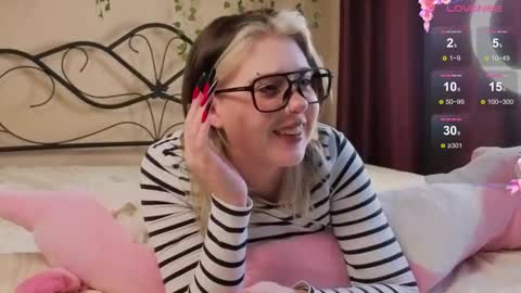 I am Cutie Iris3 online show from September 19, 8:27 am