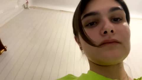 irisss31 online show from December 17, 4:43 pm