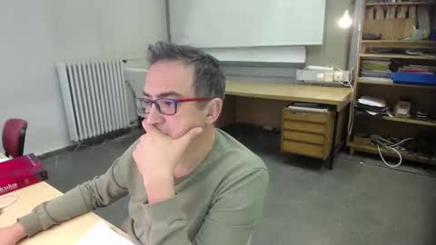 Snapshot of ironchrome chatting on November 18, 8:41 am IronChrome online show from November 18, 8:41 am