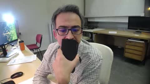 Snapshot of ironchrome chatting on November 28, 8:39 am IronChrome online show from November 28, 8:39 am