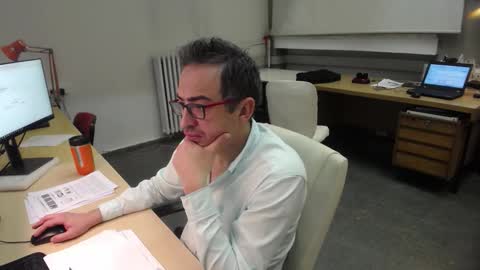 Snapshot of ironchrome chatting on December 5, 8:01 am IronChrome online show from December 5, 8:01 am