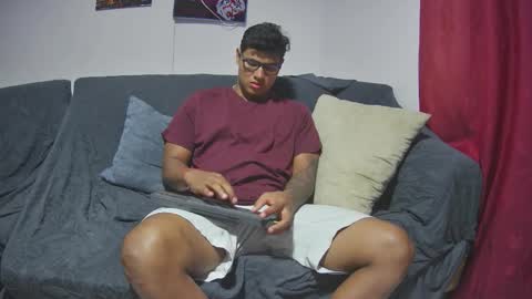 Snapshot of ironvelour chatting on February 12, 3:45 am ironvelour online show from February 12, 3:45 am