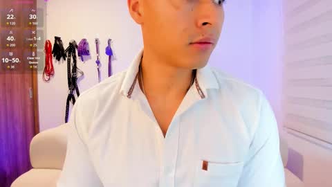 Snapshot of irvinepassion chatting on February 14, 9:17 am WILL ANDREW online show from February 14, 9:17 am