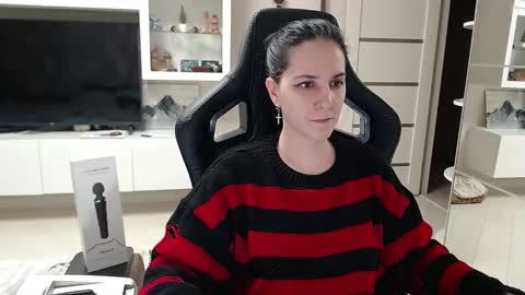 Irwi Tomboy online show from December 20, 12:19 am