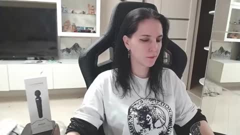 Irwi Tomboy online show from February 21, 6:04 pm