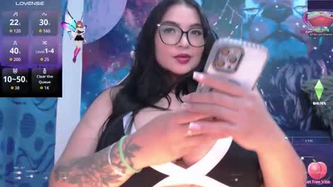 Snapshot of is_candy_west_ chatting on September 25, 5:49 pm Dani online show from September 25, 5:49 pm