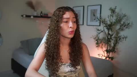 isa_____ online show from March 18, 1:42 am