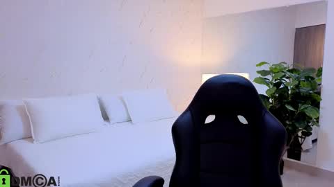 Snapshot of isa__cute chatting on November 13, 4:00 am ISA online show from November 13, 4:00 am