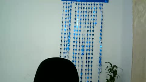 Snapshot of isa_bellaxx23 chatting on November 30, 2:04 am isa_bellaxx23 online show from November 30, 2:04 am