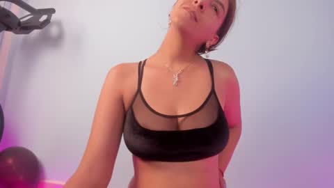 Isabella online show from March 1, 6:32 pm