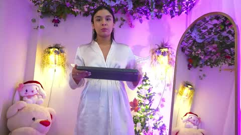 Snapshot of isa_nixon chatting on December 16, 8:58 pm Isabella online show from December 16, 8:58 pm