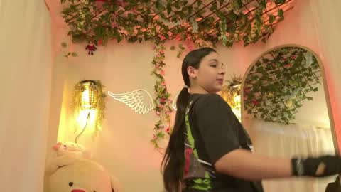 Isabella        online show from April 14, 4:35 pm