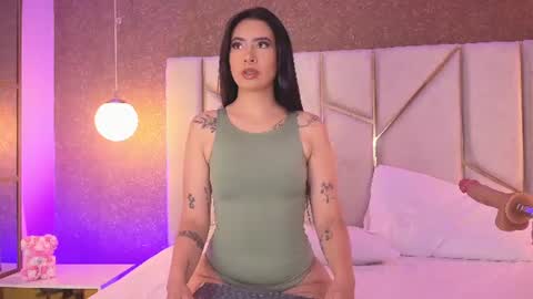 Snapshot of isa_roses chatting on July 18, 7:28 pm isa online show from July 18, 7:28 pm