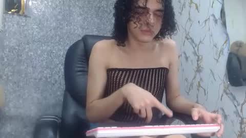 Snapshot of isa_x18 chatting on July 15, 6:46 pm isa_x18 online show from July 15, 6:46 pm