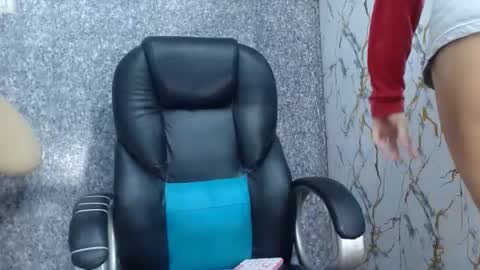 Snapshot of isa_x18 chatting on July 19, 2:04 am isa_x18 online show from July 19, 2:04 am