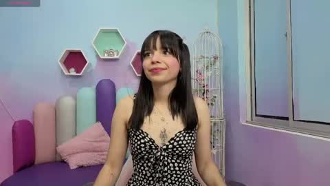 Snapshot of isaa_skinnyy chatting on April 27, 3:37 am Isaa Skinny online show from April 27, 3:37 am