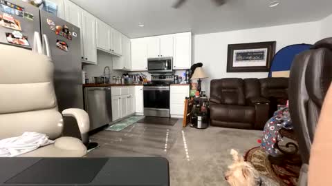 isaac_akamu online show from January 5, 5:27 pm