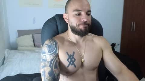 Snapshot of isaac_carter chatting on October 21, 11:00 am Isaac carter online show from October 21, 11:00 am