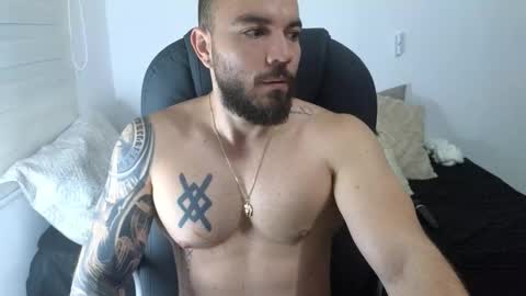 Snapshot of isaac_carter chatting on October 27, 11:14 am Isaac carter online show from October 27, 11:14 am