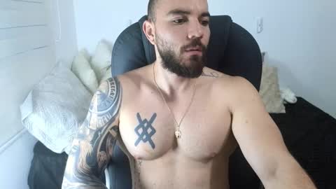 Snapshot of isaac_carter chatting on October 28, 11:03 am Isaac carter online show from October 28, 11:03 am