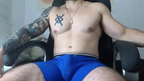 Snapshot of isaac_carter chatting on October 29, 11:01 am Isaac carter online show from October 29, 11:01 am