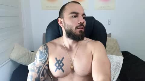 Snapshot of isaac_carter chatting on November 6, 10:38 am Isaac carter online show from November 6, 10:38 am