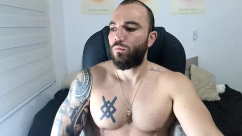 Snapshot of isaac_carter chatting on November 8, 10:48 am Isaac carter online show from November 8, 10:48 am