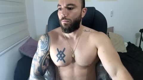 Snapshot of isaac_carter chatting on November 11, 10:59 am Isaac carter online show from November 11, 10:59 am