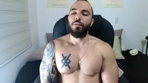 Snapshot of isaac_carter chatting on November 13, 10:47 am Isaac carter online show from November 13, 10:47 am