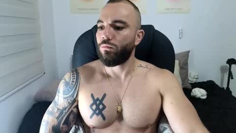 Snapshot of isaac_carter chatting on November 14, 11:09 am Isaac carter online show from November 14, 11:09 am