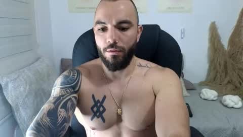 Snapshot of isaac_carter chatting on November 19, 10:59 am Isaac carter online show from November 19, 10:59 am