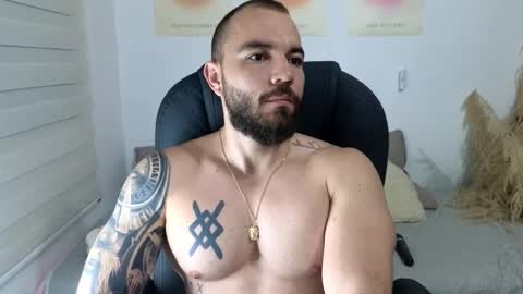 Snapshot of isaac_carter chatting on November 28, 10:51 am Isaac carter online show from November 28, 10:51 am