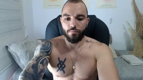 Snapshot of isaac_carter chatting on November 30, 11:14 am Isaac carter online show from November 30, 11:14 am