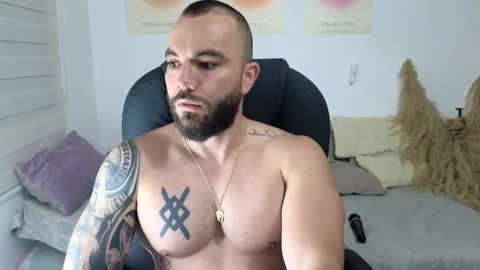 Snapshot of isaac_carter chatting on December 16, 11:15 am Isaac carter online show from December 16, 11:15 am