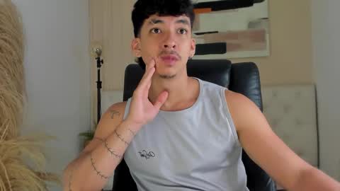 isaac_cryston online show from November 5, 8:42 pm