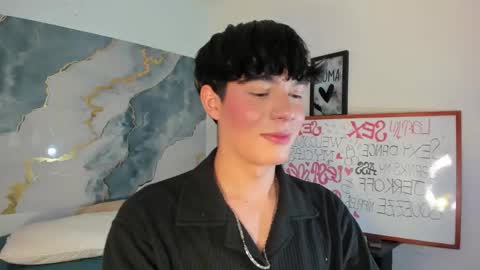 Snapshot of isaac_kurtt chatting on November 11, 7:58 pm Isaac Kurtt online show from November 11, 7:58 pm