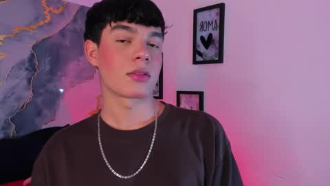 Snapshot of isaac_kurtt chatting on December 15, 7:40 pm Isaac Kurtt online show from December 15, 7:40 pm