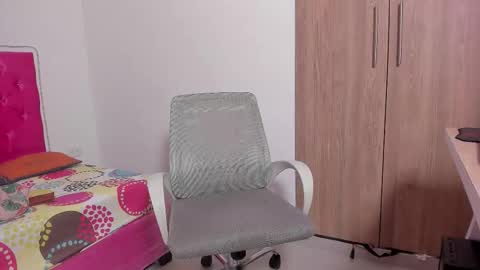 isaac_master77 online show from November 19, 5:46 pm