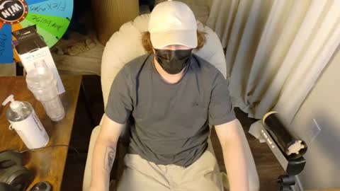 Snapshot of isaac_sheffield chatting on June 19, 9:24 am isaac online show from June 19, 9:24 am