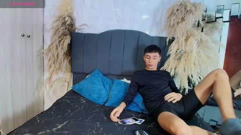 Snapshot of isaac_tan chatting on February 20, 4:31 am Isaac tan online show from February 20, 4:31 am