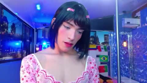 Snapshot of isaacnova chatting on June 14, 1:46 pm isaacnova online show from June 14, 1:46 pm
