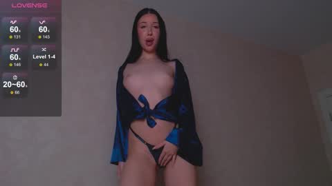 Bella online show from November 22, 1:10 pm