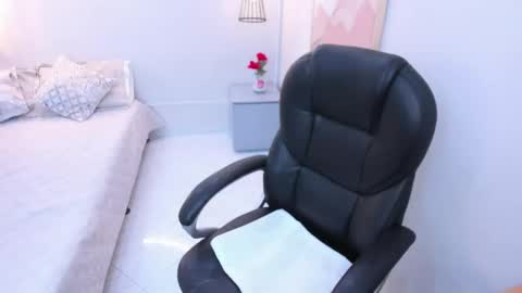 Snapshot of isabel_zapata chatting on February 25, 11:53 am ISA online show from February 25, 11:53 am