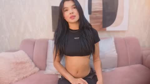 Snapshot of isabela_clark_ chatting on February 25, 11:42 am isabela online show from February 25, 11:42 am