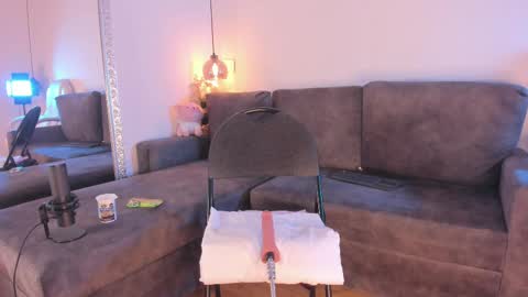 Isabela online show from March 6, 12:09 pm