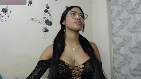 isabela_kity online show from October 22, 12:44 am
