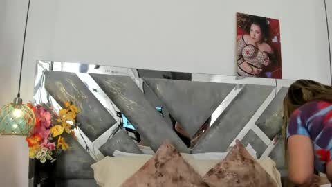 Snapshot of isabela_parkerr chatting on May 20, 1:06 pm Mommy Isa online show from May 20, 1:06 pm