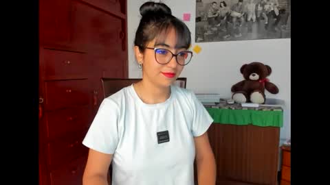 Snapshot of isabella22_1 chatting on December 4, 2:26 pm Isabella22 1 online show from December 4, 2:26 pm