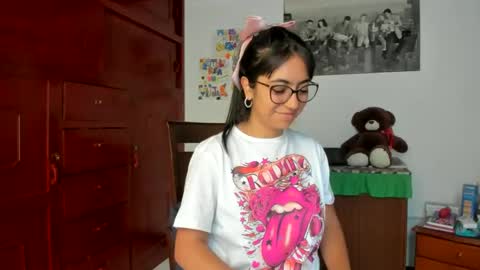 Snapshot of isabella22_1 chatting on December 23, 1:56 pm Isabella22 1 online show from December 23, 1:56 pm